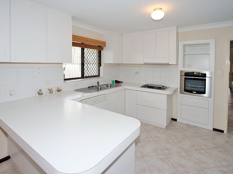 8 Pelican Place, Dudley Park WA 6210