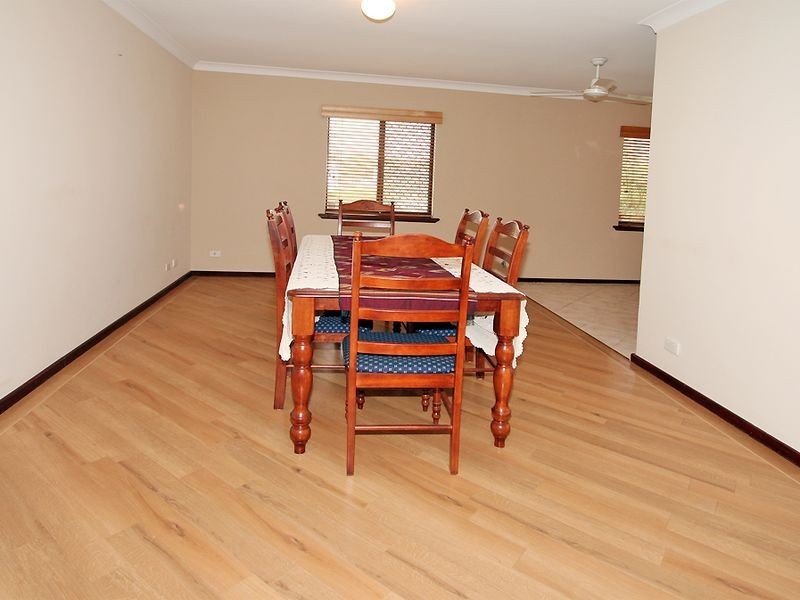8 Pelican Place, Dudley Park WA 6210