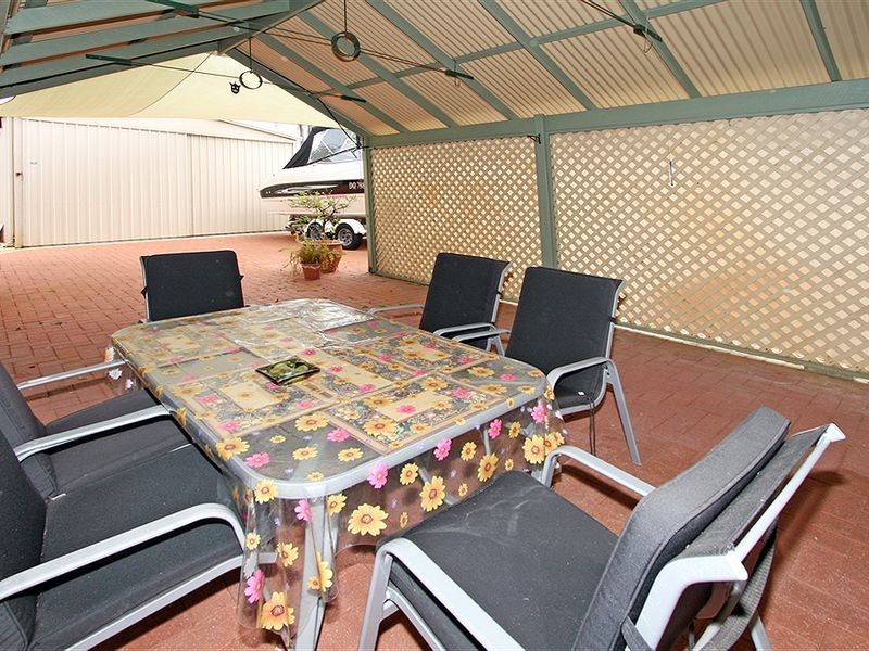 8 Pelican Place, Dudley Park WA 6210