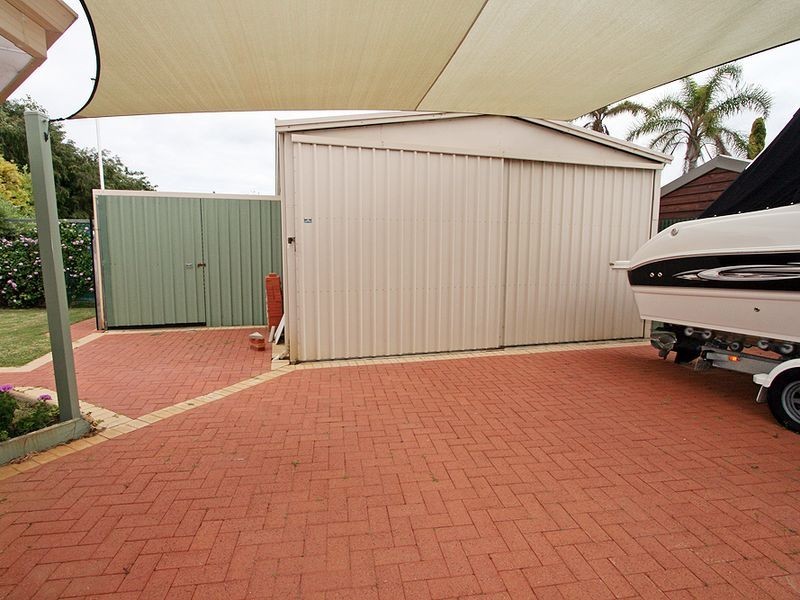 8 Pelican Place, Dudley Park WA 6210