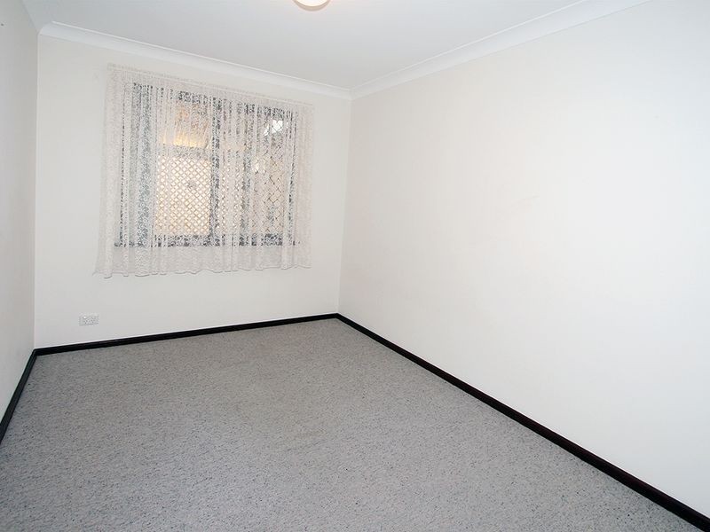 8 Pelican Place, Dudley Park WA 6210