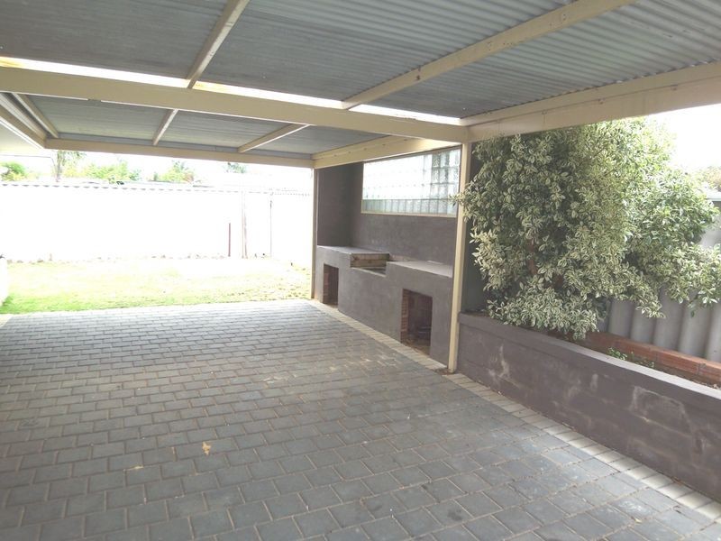 2/17 Wildair Court, Greenfields WA 6210