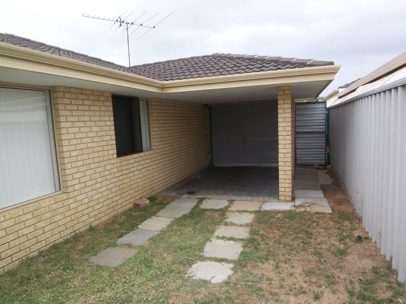 2/17 Wildair Court, Greenfields WA 6210