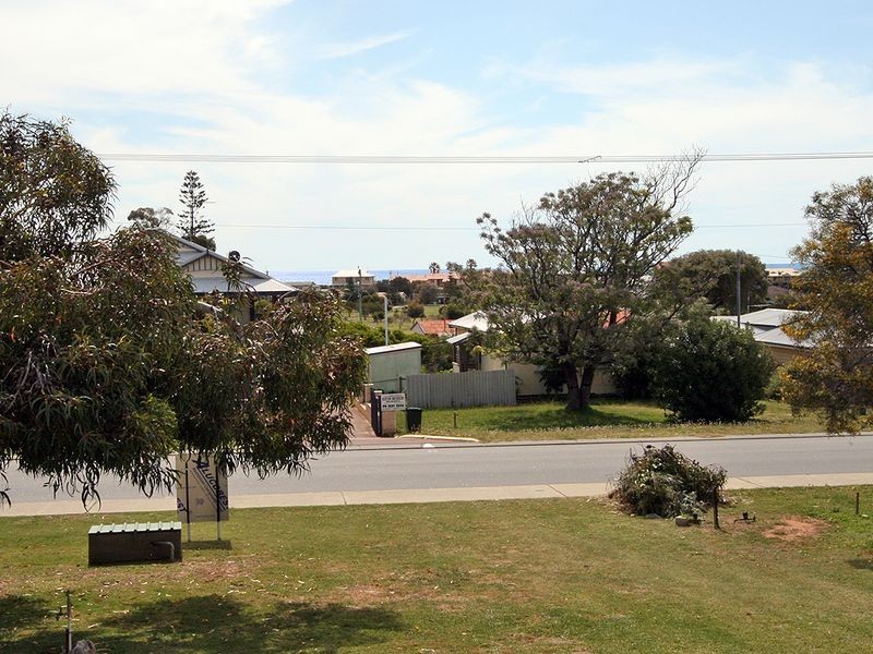 21 Janis Street, Halls Head WA 6210