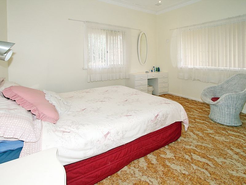 21 Janis Street, Halls Head WA 6210