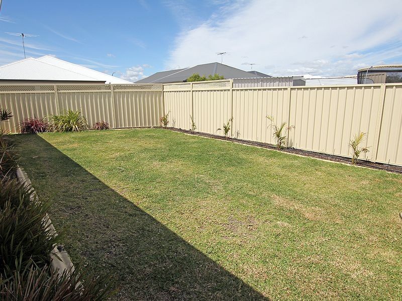 3 Bertha Loop, Dudley Park WA 6210