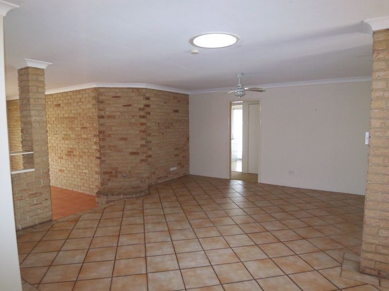 6 Sandford Crescent, Halls Head WA 6210