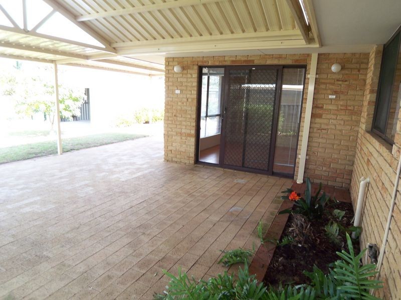 6 Sandford Crescent, Halls Head WA 6210