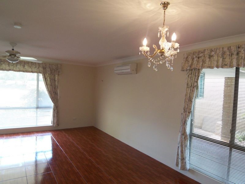 6 Sandford Crescent, Halls Head WA 6210