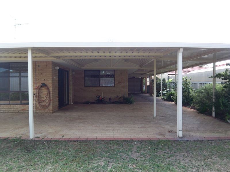 6 Sandford Crescent, Halls Head WA 6210