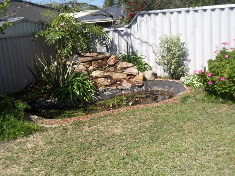 6 Sandford Crescent, Halls Head WA 6210