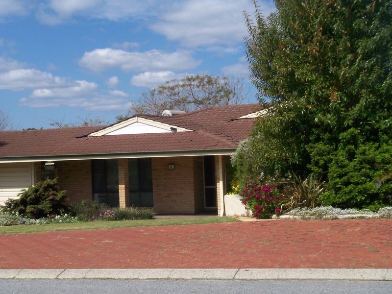 6 Sandford Crescent, Halls Head WA 6210