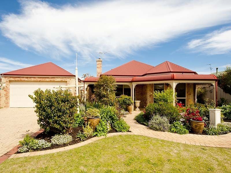 14 Glencoe Parade, Halls Head WA 6210