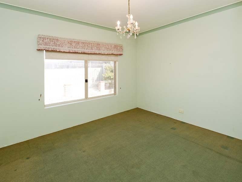 14 Glencoe Parade, Halls Head WA 6210