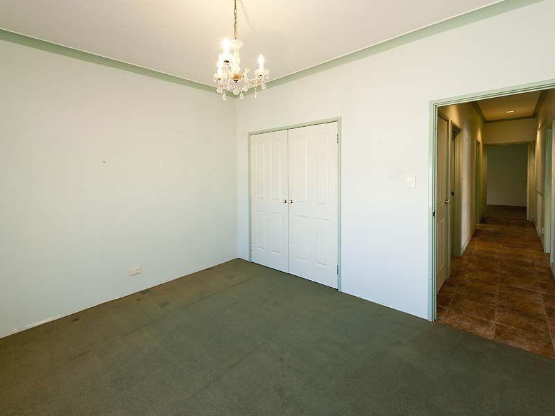 14 Glencoe Parade, Halls Head WA 6210