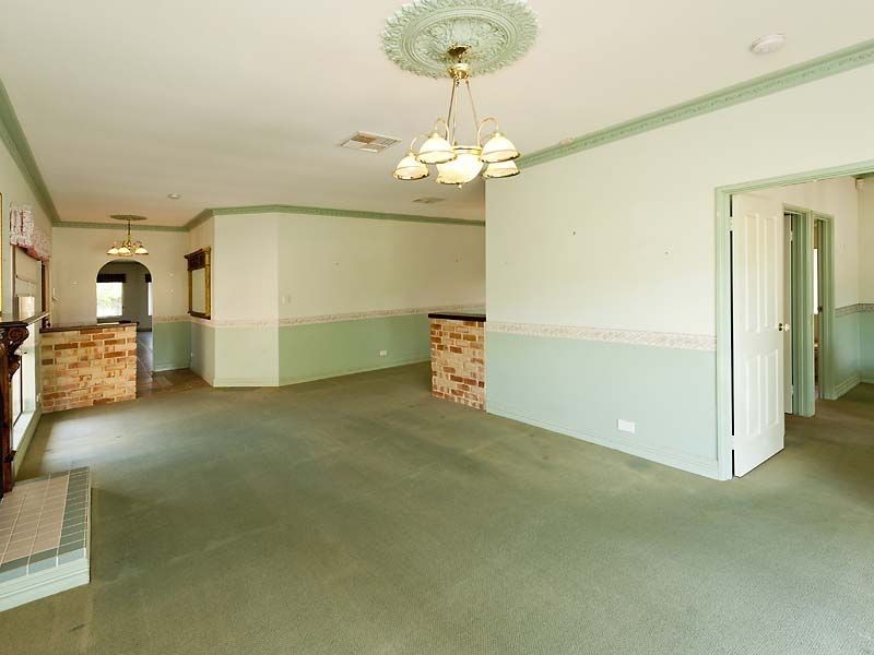 14 Glencoe Parade, Halls Head WA 6210