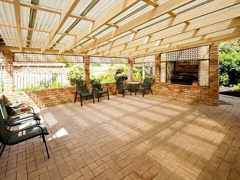 14 Glencoe Parade, Halls Head WA 6210