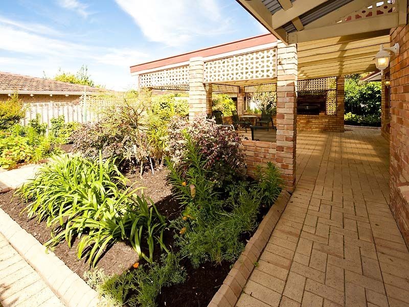 14 Glencoe Parade, Halls Head WA 6210