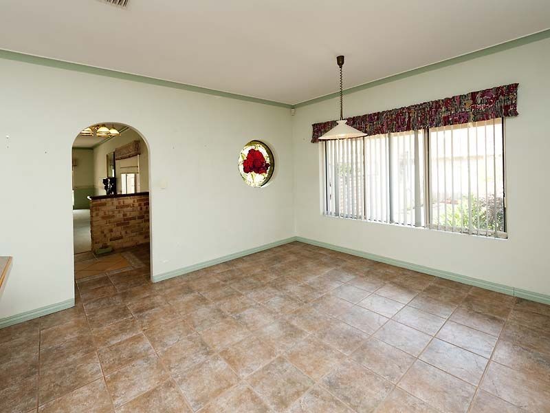 14 Glencoe Parade, Halls Head WA 6210