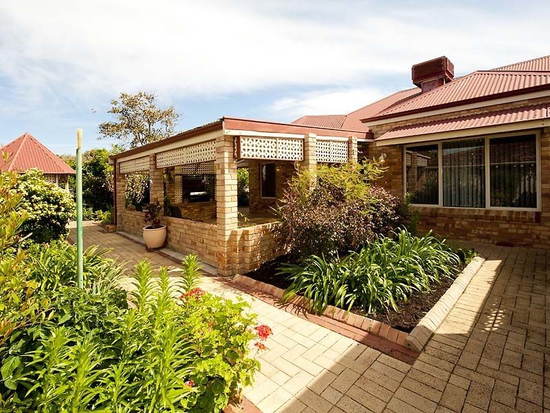 14 Glencoe Parade, Halls Head WA 6210