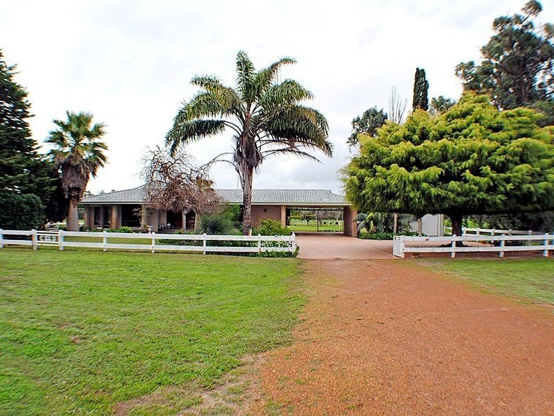 338 Newnham Road, Lake Clifton WA 6215