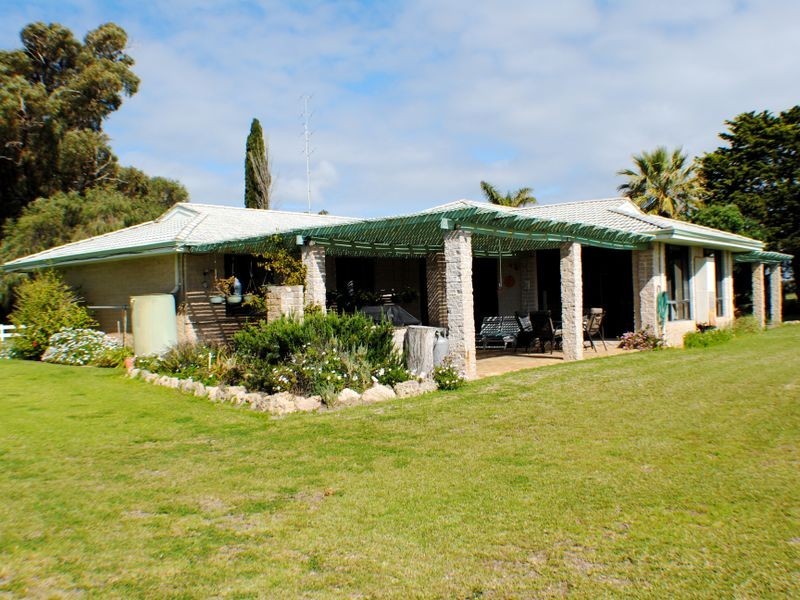 338 Newnham Road, Lake Clifton WA 6215