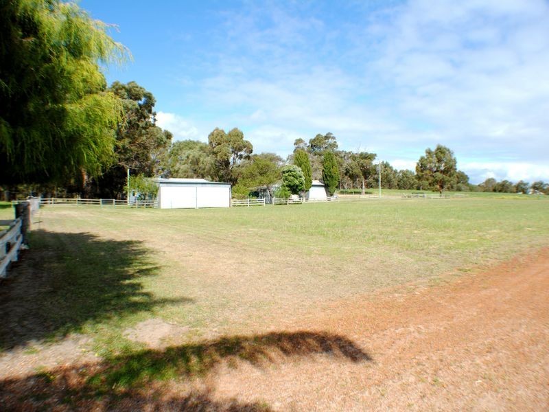338 Newnham Road, Lake Clifton WA 6215