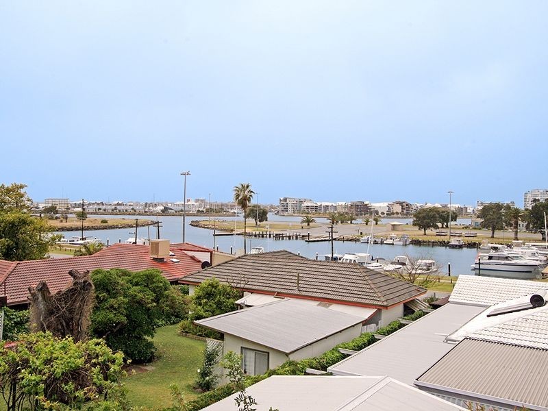 35 Hill Street, Halls Head WA 6210