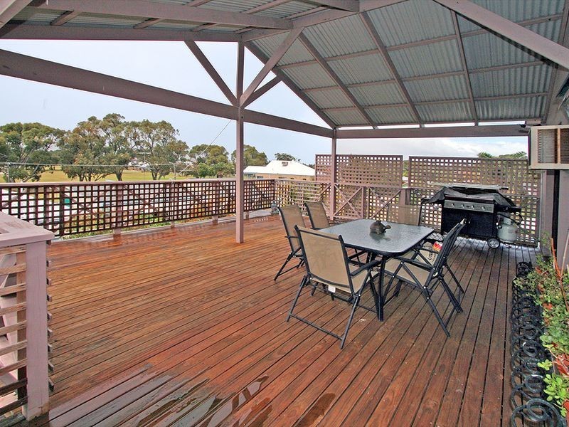 35 Hill Street, Halls Head WA 6210