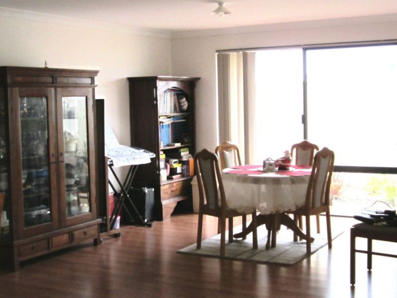 10 Teague Way, Lakelands WA 6180