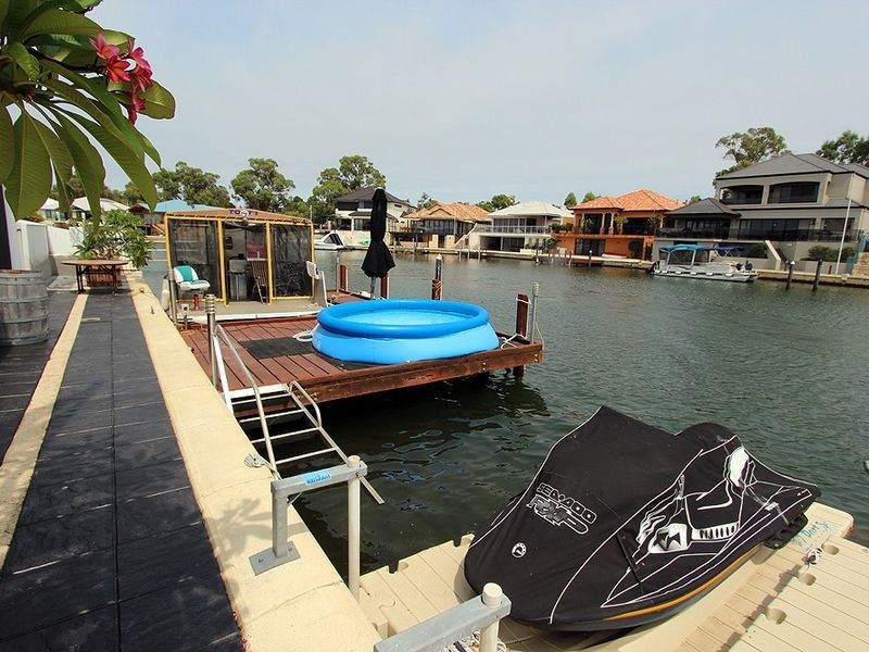 Halls Head WA 6210