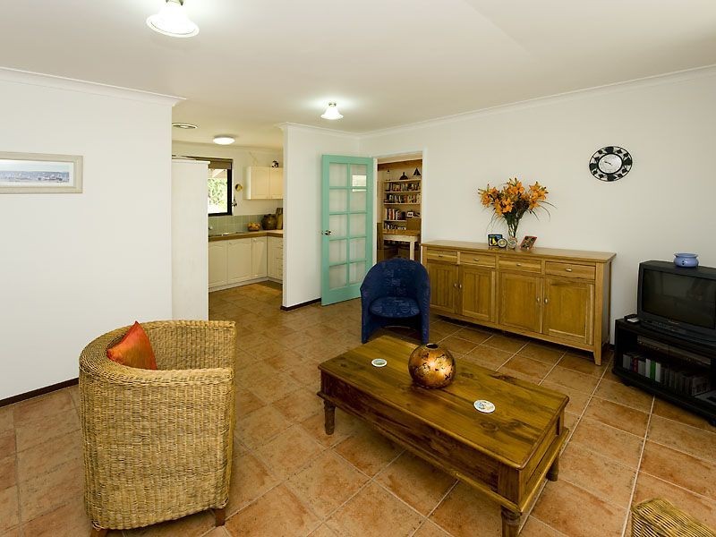 16 Ivanhoe Crescent, Falcon WA 6210