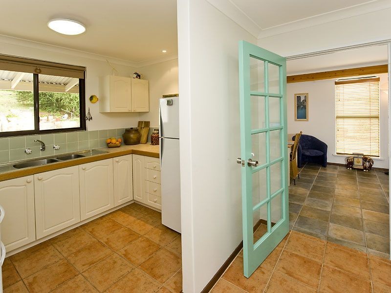 16 Ivanhoe Crescent, Falcon WA 6210