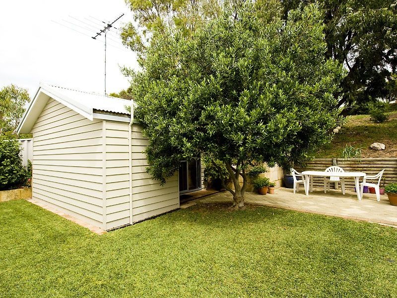 16 Ivanhoe Crescent, Falcon WA 6210