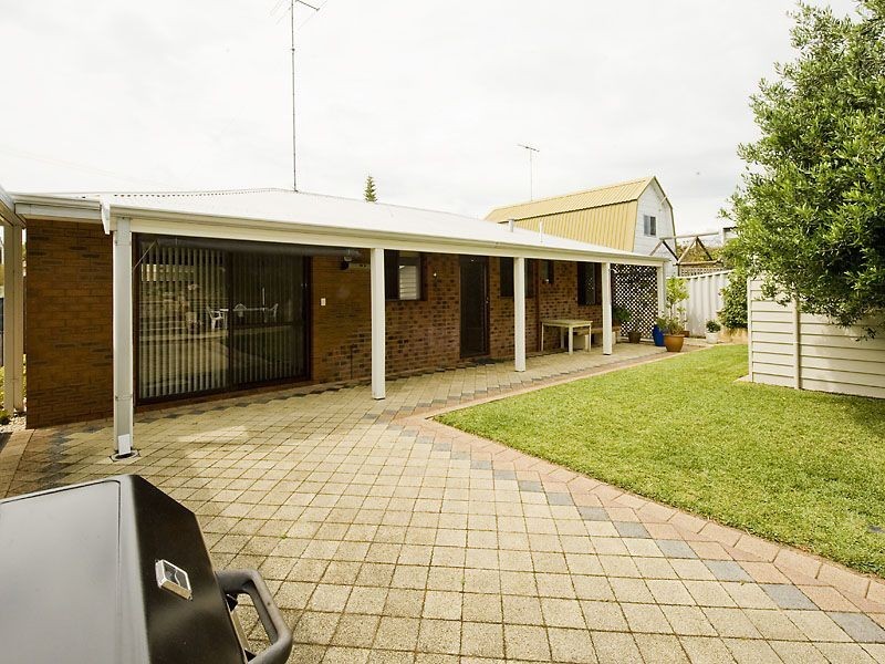 16 Ivanhoe Crescent, Falcon WA 6210