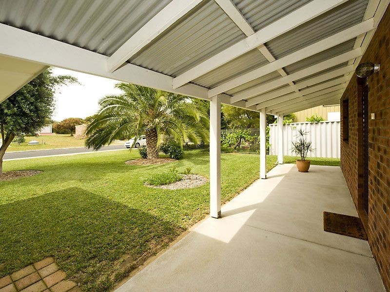 16 Ivanhoe Crescent, Falcon WA 6210