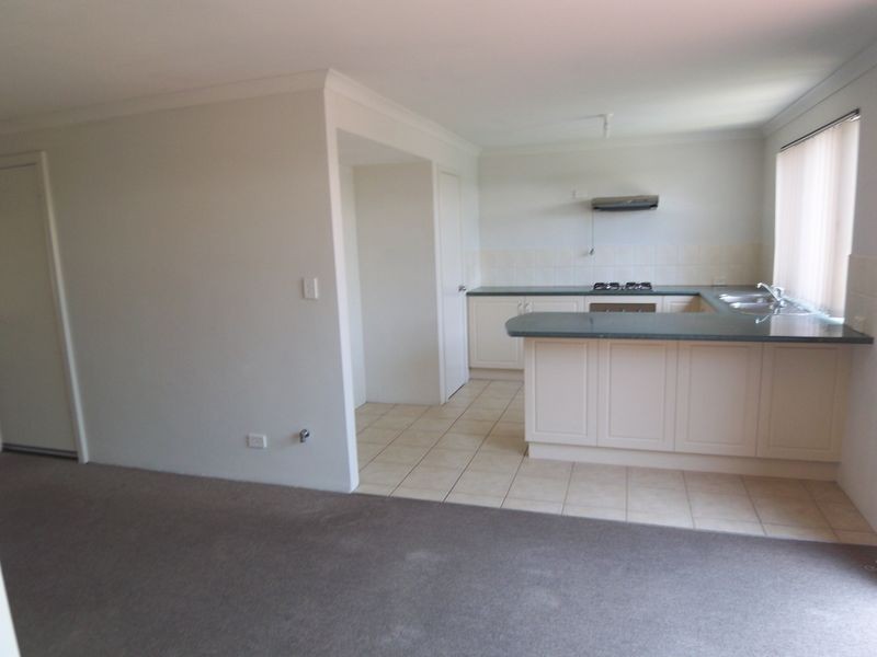 18/70 Waldron Boulevard, Greenfields WA 6210