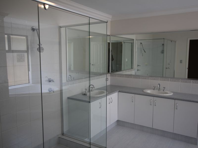 21 Buttercup Parkway, Halls Head WA 6210