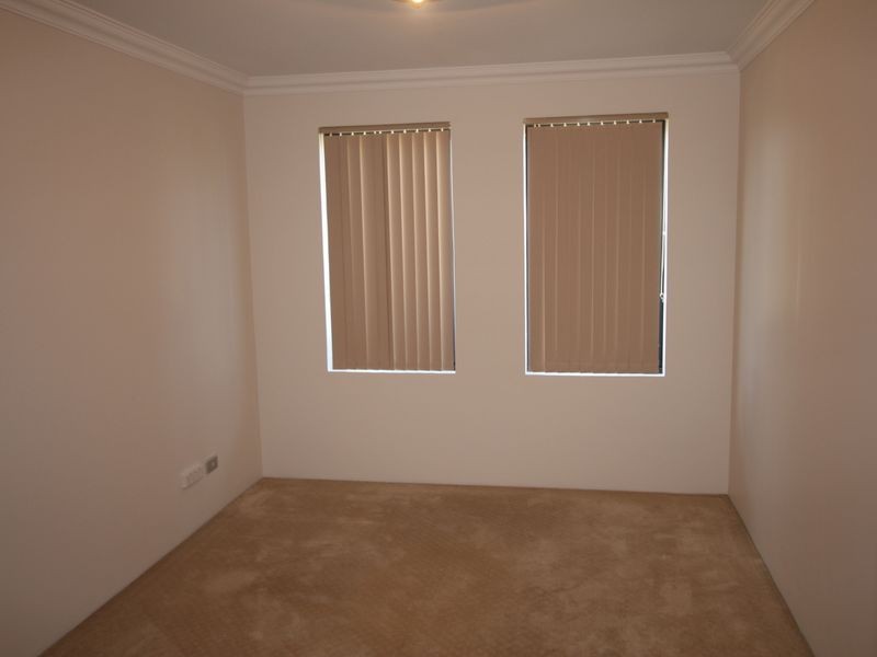 21 Buttercup Parkway, Halls Head WA 6210