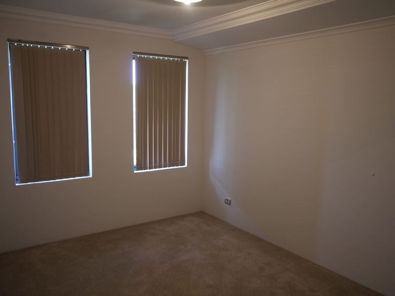21 Buttercup Parkway, Halls Head WA 6210