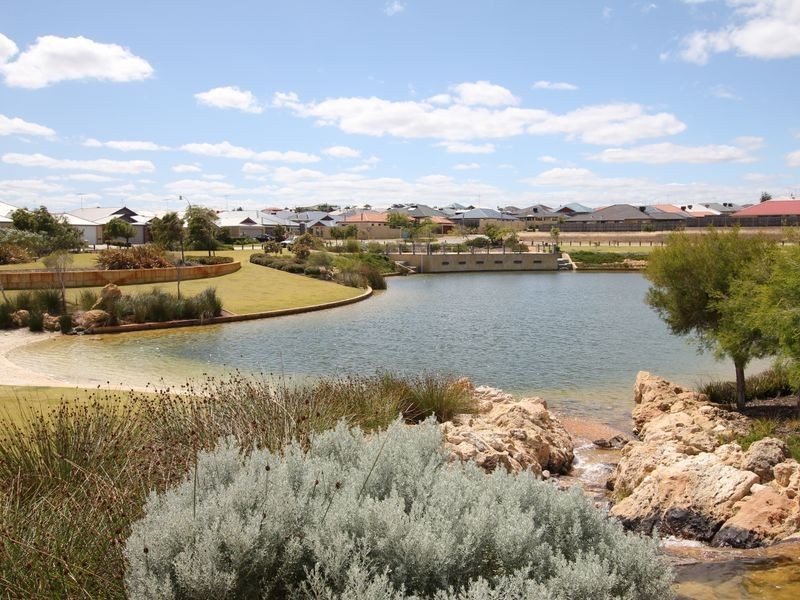 21 Buttercup Parkway, Halls Head WA 6210
