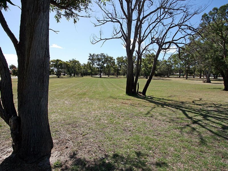 1 Jarrah Street, Coodanup WA 6210