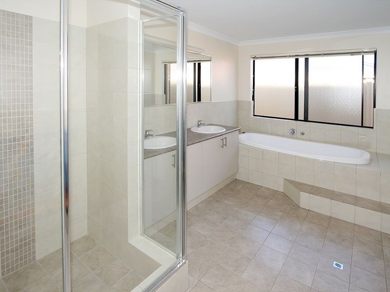 3 Petit Loop, Dudley Park WA 6210