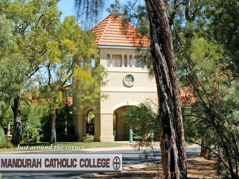 3 Petit Loop, Dudley Park WA 6210