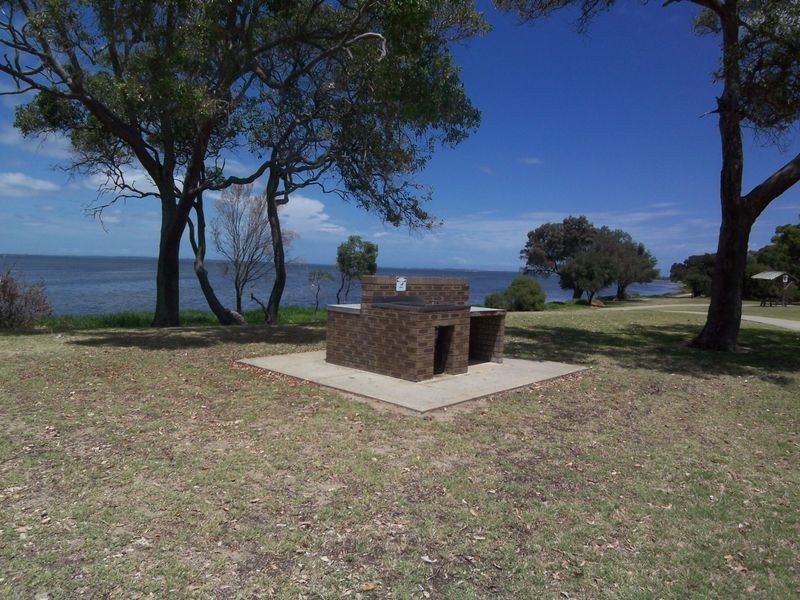 17 Beacham Street, Coodanup WA 6210