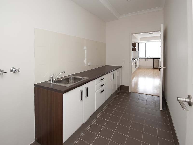 8/15 Davey Street, Mandurah WA 6210