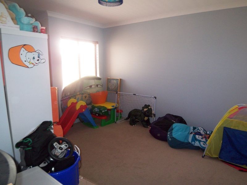 19 Teague Way, Lakelands WA 6180