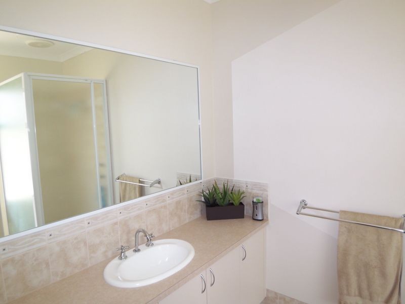 19 Teague Way, Lakelands WA 6180