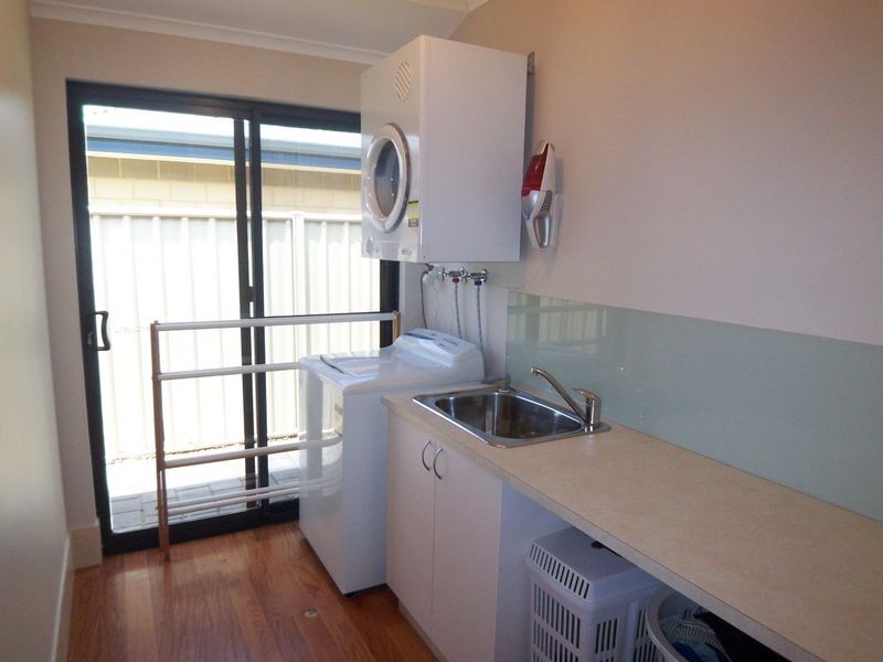 19 Teague Way, Lakelands WA 6180