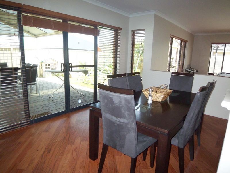 19 Teague Way, Lakelands WA 6180